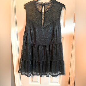 NWOT Torrid Size 2 deep green lace top